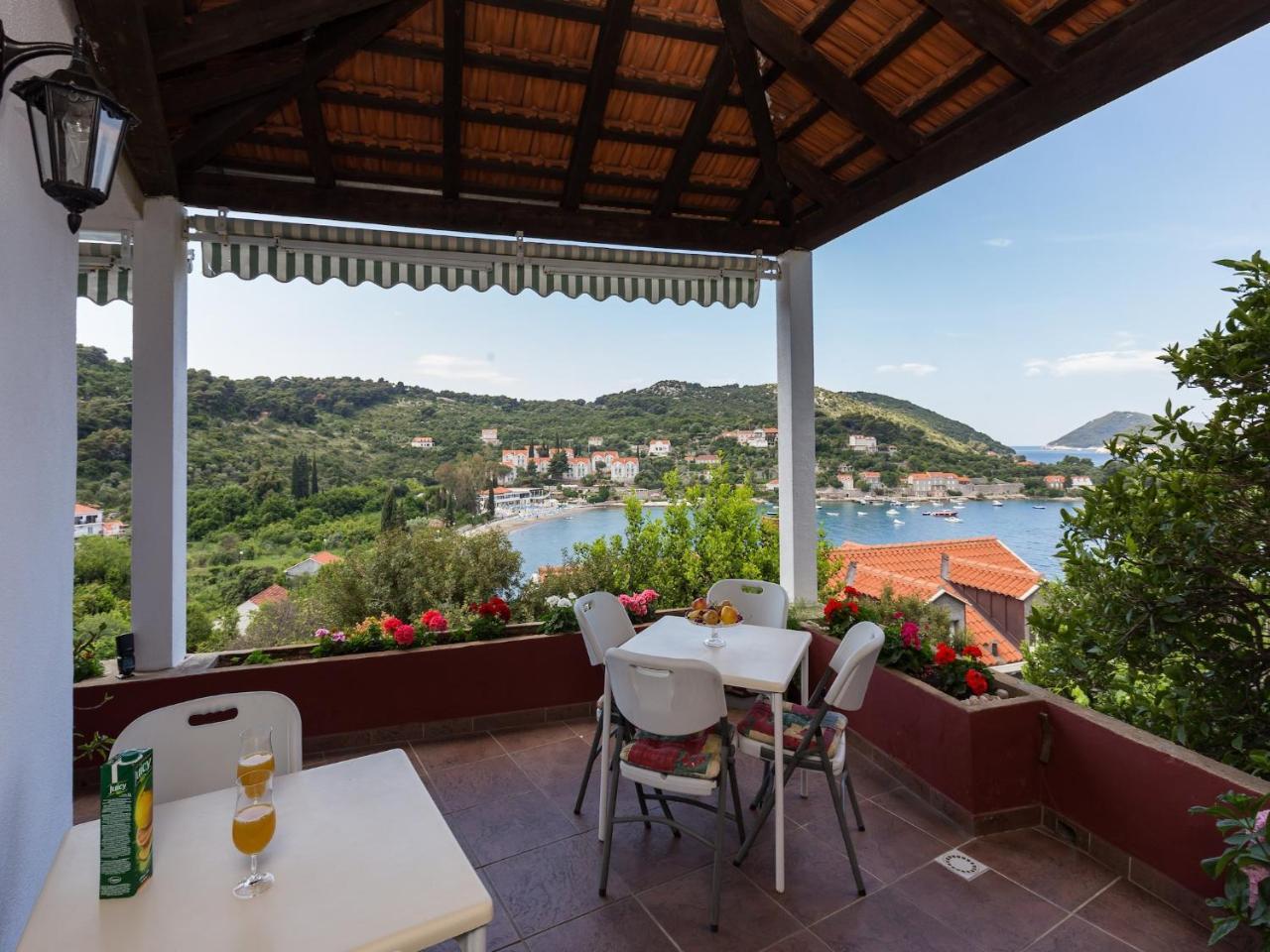 Apartments Miskovic Studio Apartment With Balcony & Sea View East