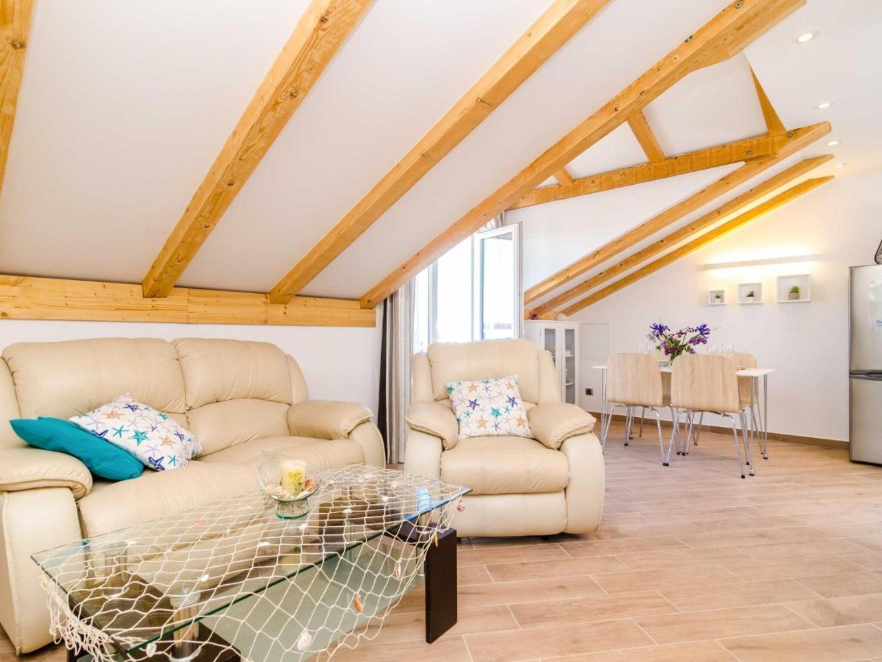 Apartments Knego Two Bedroom Apartment With Balcony & Sea View