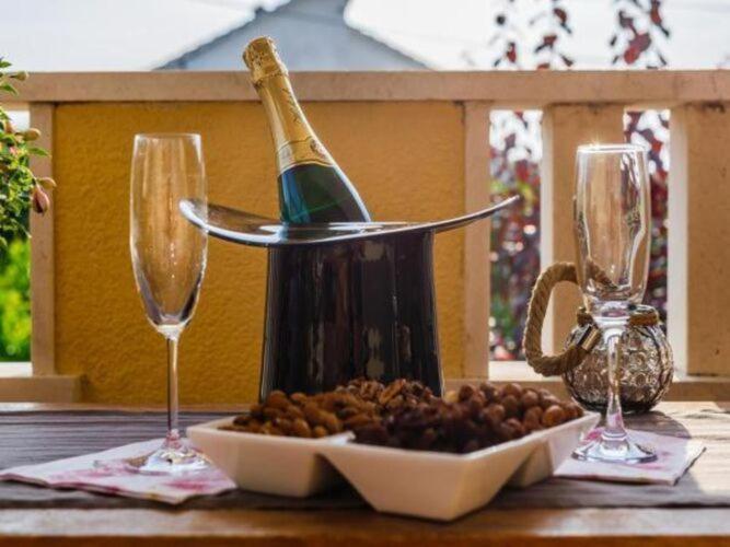 Apartments Roda One Bedroom Apartment With Terrace Mira St