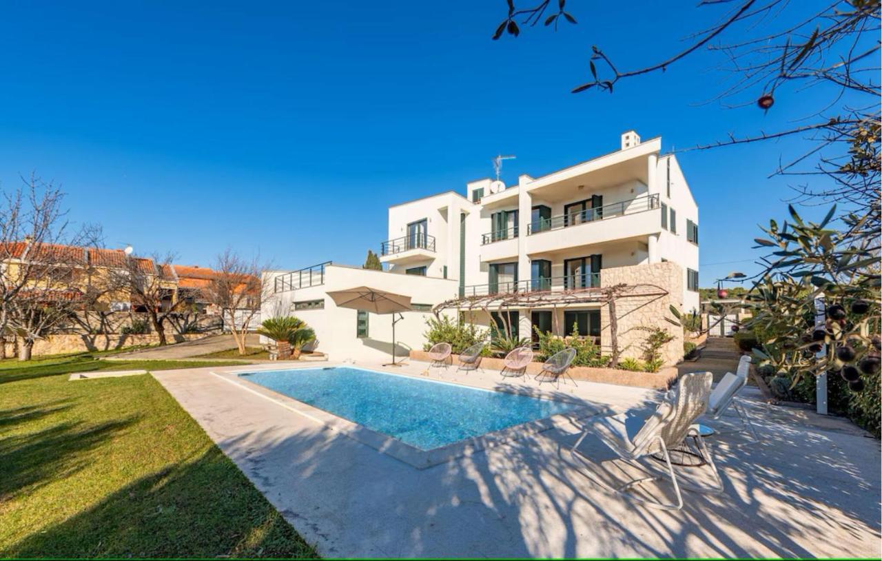 6 Bedroom Beautiful Home In Zadar