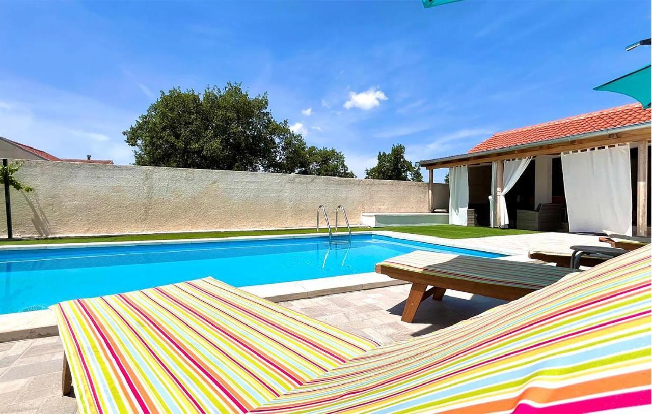 4 Bedroom Pet Friendly Home In Rupalj