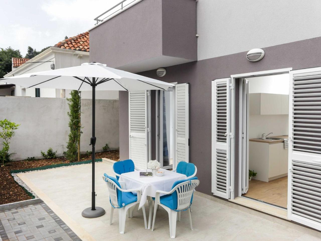 Apartments Villa Karmen Comfort One-bedroom Apartment With Terrace Marine