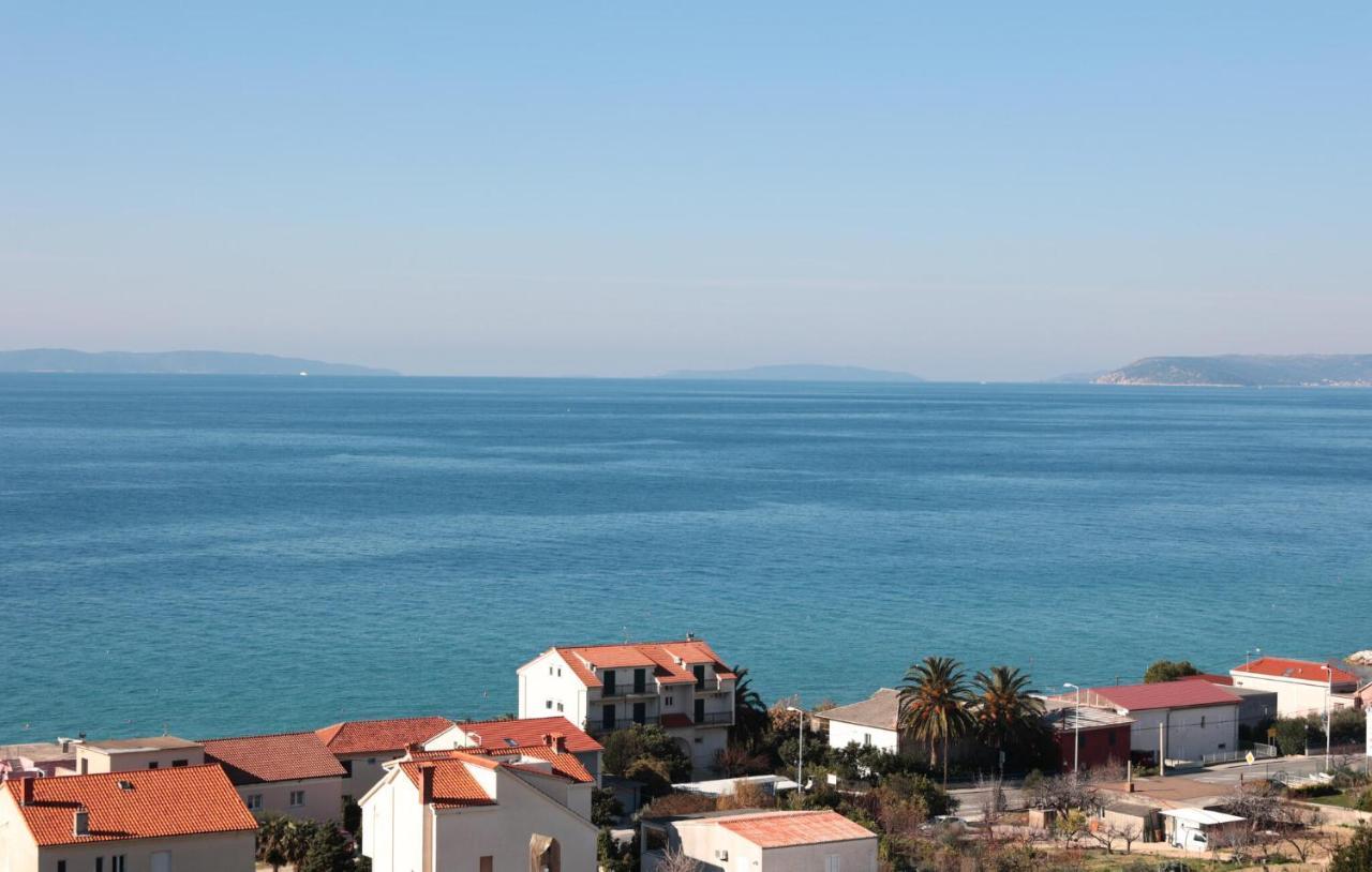 Beautiful Apartment In Podstrana