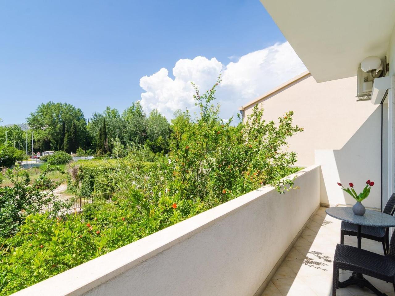 Apartments & Rooms Bari I Studio Apartment With Balcony & Garden View First Floor Apt 9