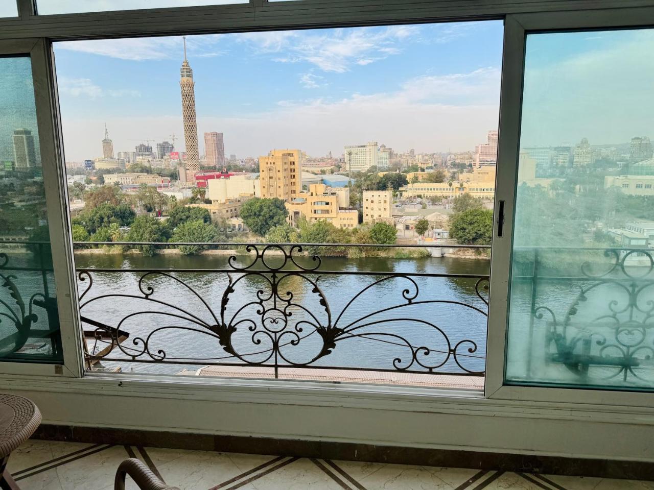 شقة فندقية علي النيل Nile View Apartment