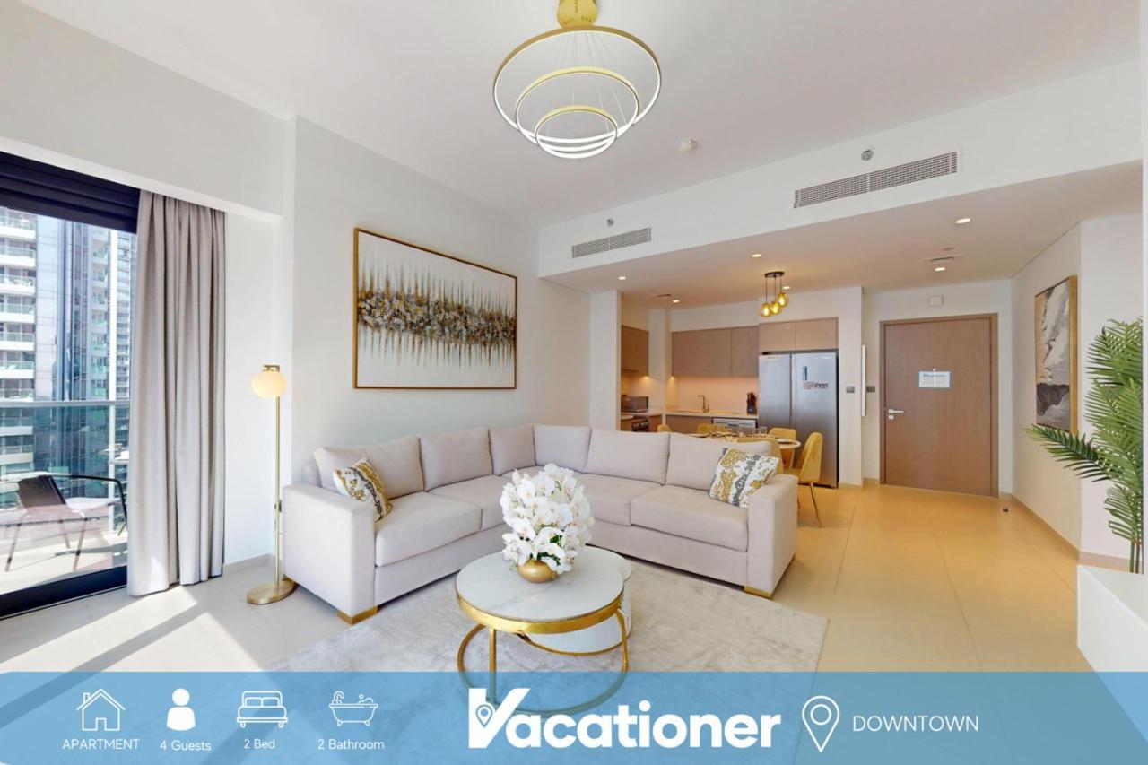 Vacationer Holiday Homes I Elegant 2 Bed I Pool with Iconic Burj Khalifa View