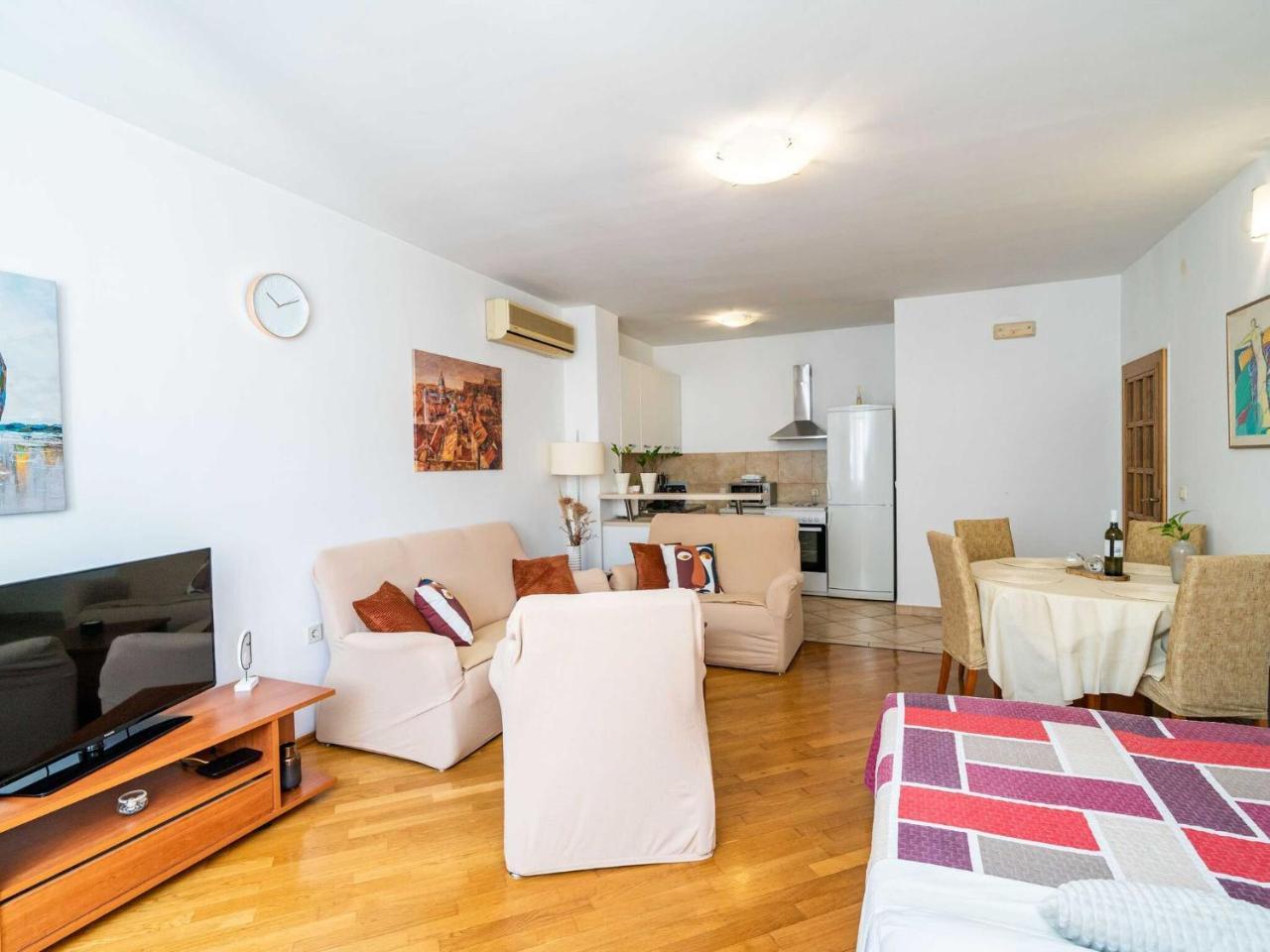 Down Town Apartments One Bedroom Apartment With Balcony