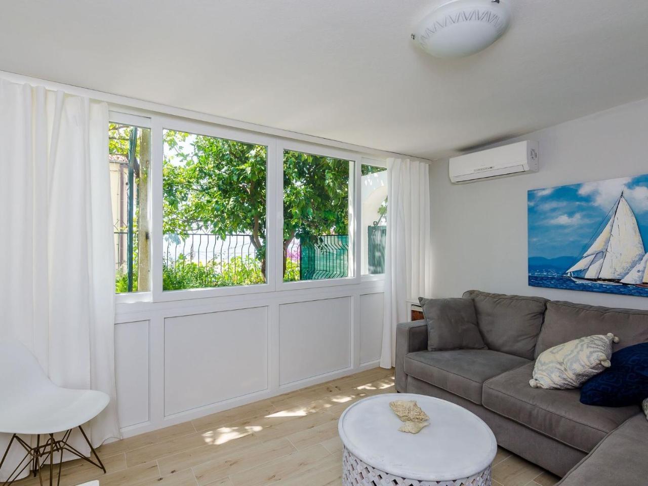 Apartment Kate Two Bedroom Apartment With Sea View