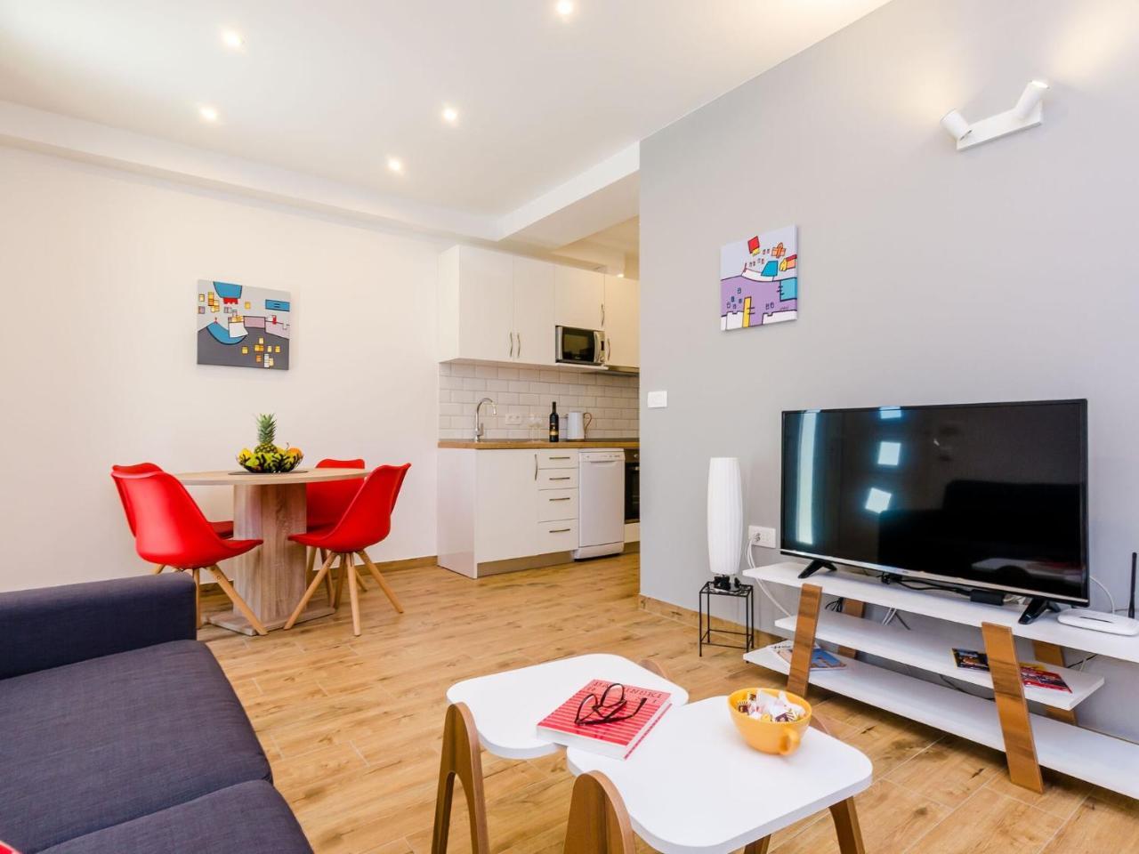 Apartment Moon River Two-bedroom Apartment With Terrace