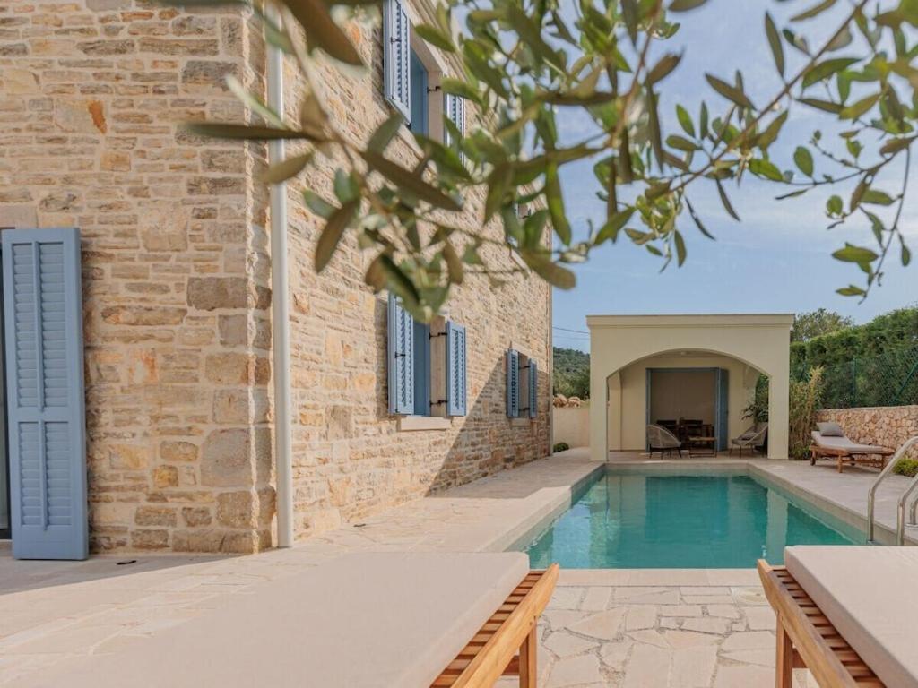 Seafront Villa Adriatica With Pool