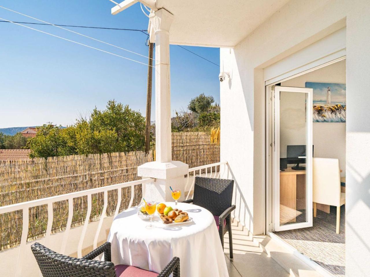 Apartments Bla Evi Comfort Two Bedroom Apt With Hot Tub & Sea View