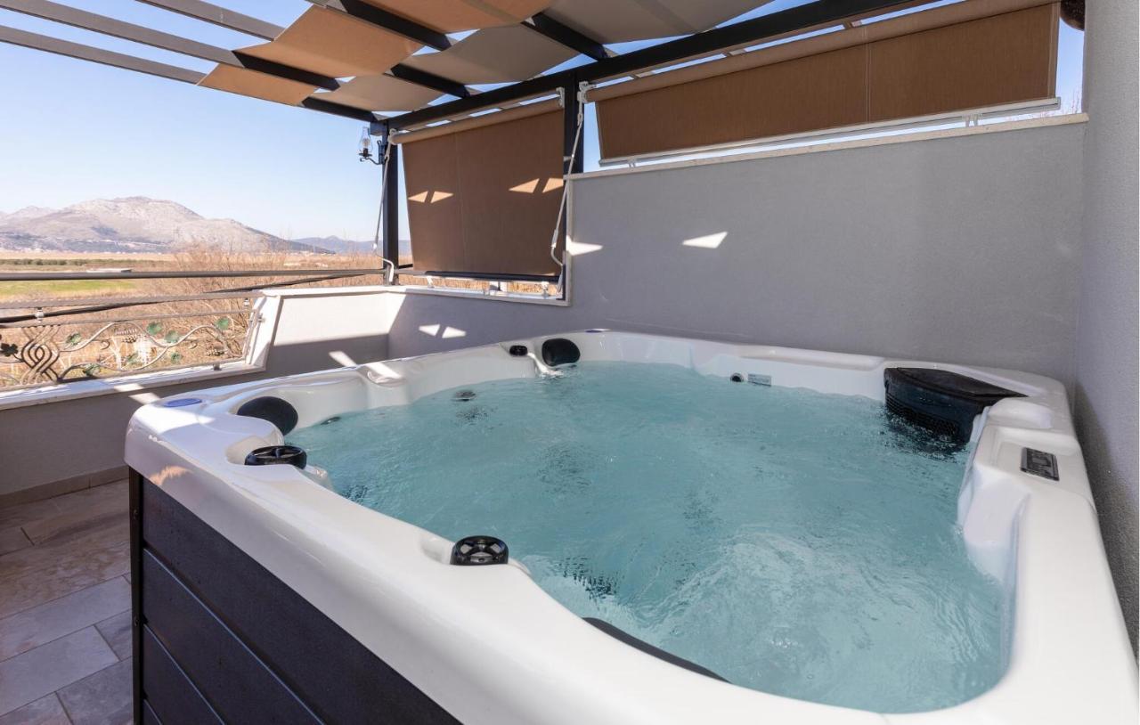 3 Bedroom Awesome Home In Mliniste