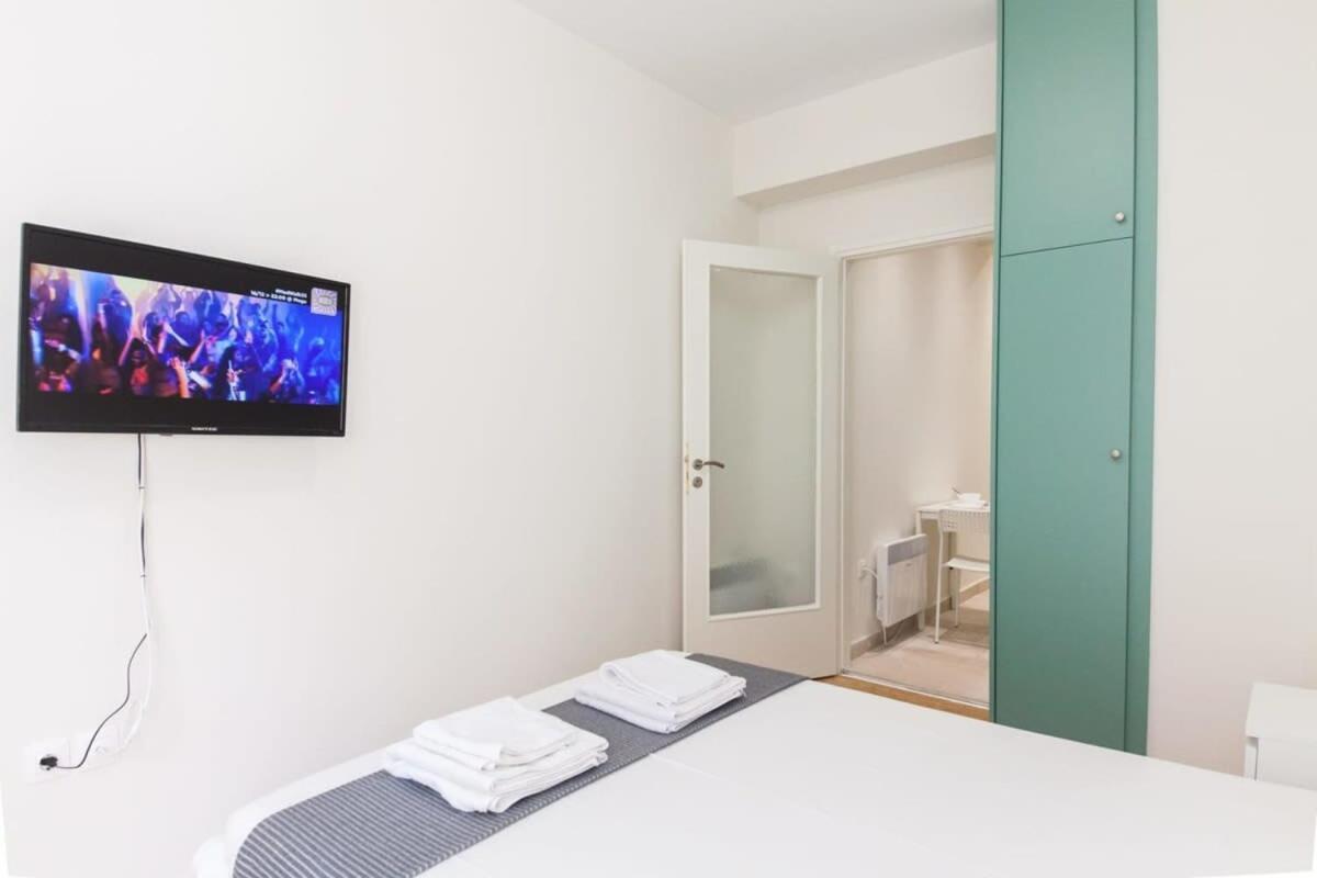 Ampelokipoi Modern Athens Cozy Apt For 2