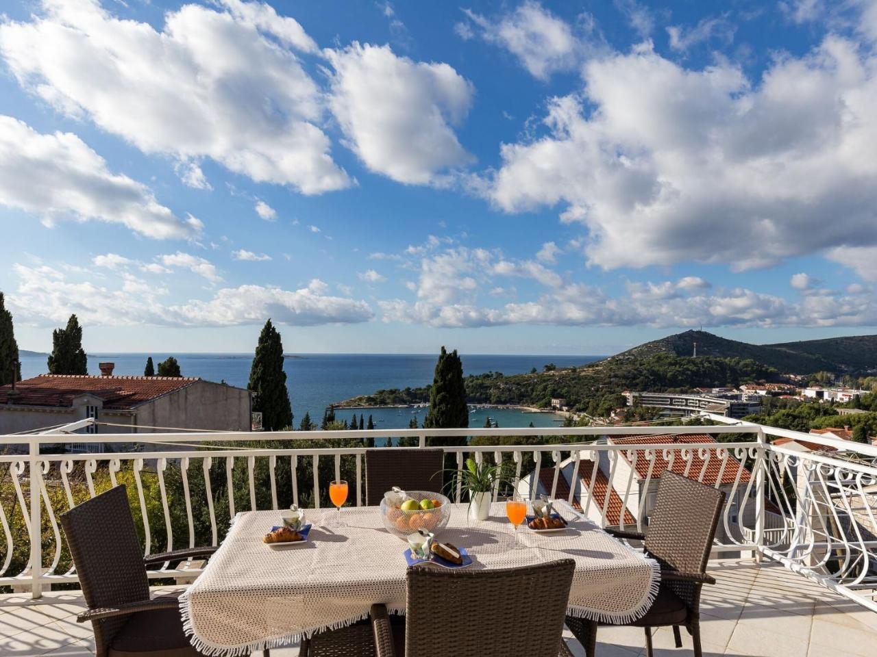 Apartments Villa Enzian Standard Two Bedroom Apartment With Terrace & Sea View
