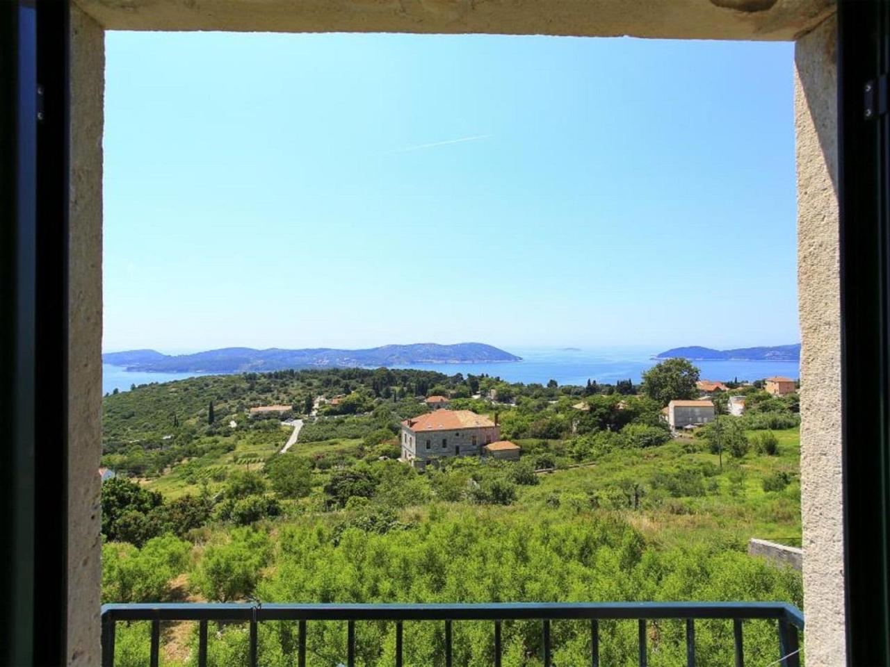 Apartment With Sea View In Orasac