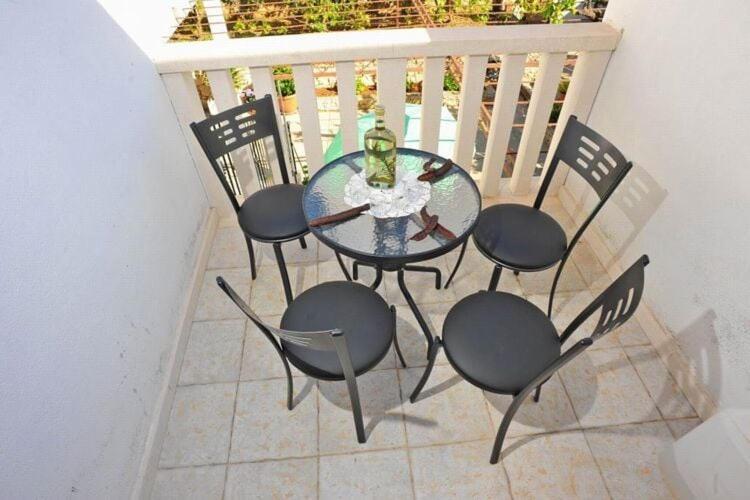 Apartments Lenka One Bedroom Apartment With Balcony & Garden View A2