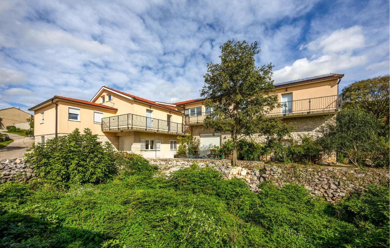 Cozy Apartment In Donji Vinjani