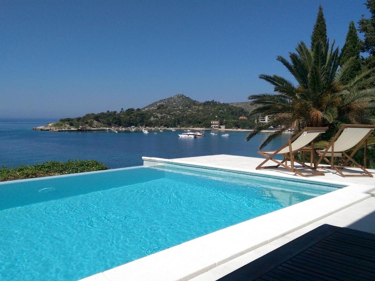 Villa With 1 Room & Terrace