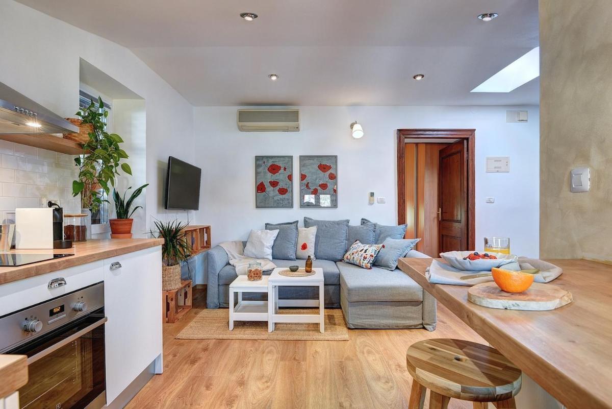 Serenity Apartment In The Center