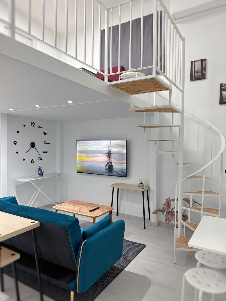 Glyfada Seabreeze Loft B