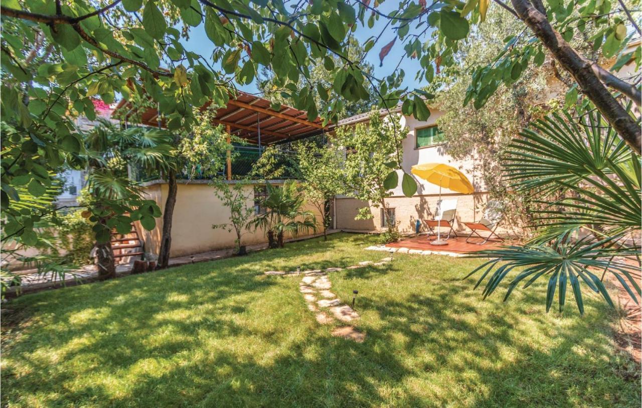 Two-bedroom Holiday Home In Pula