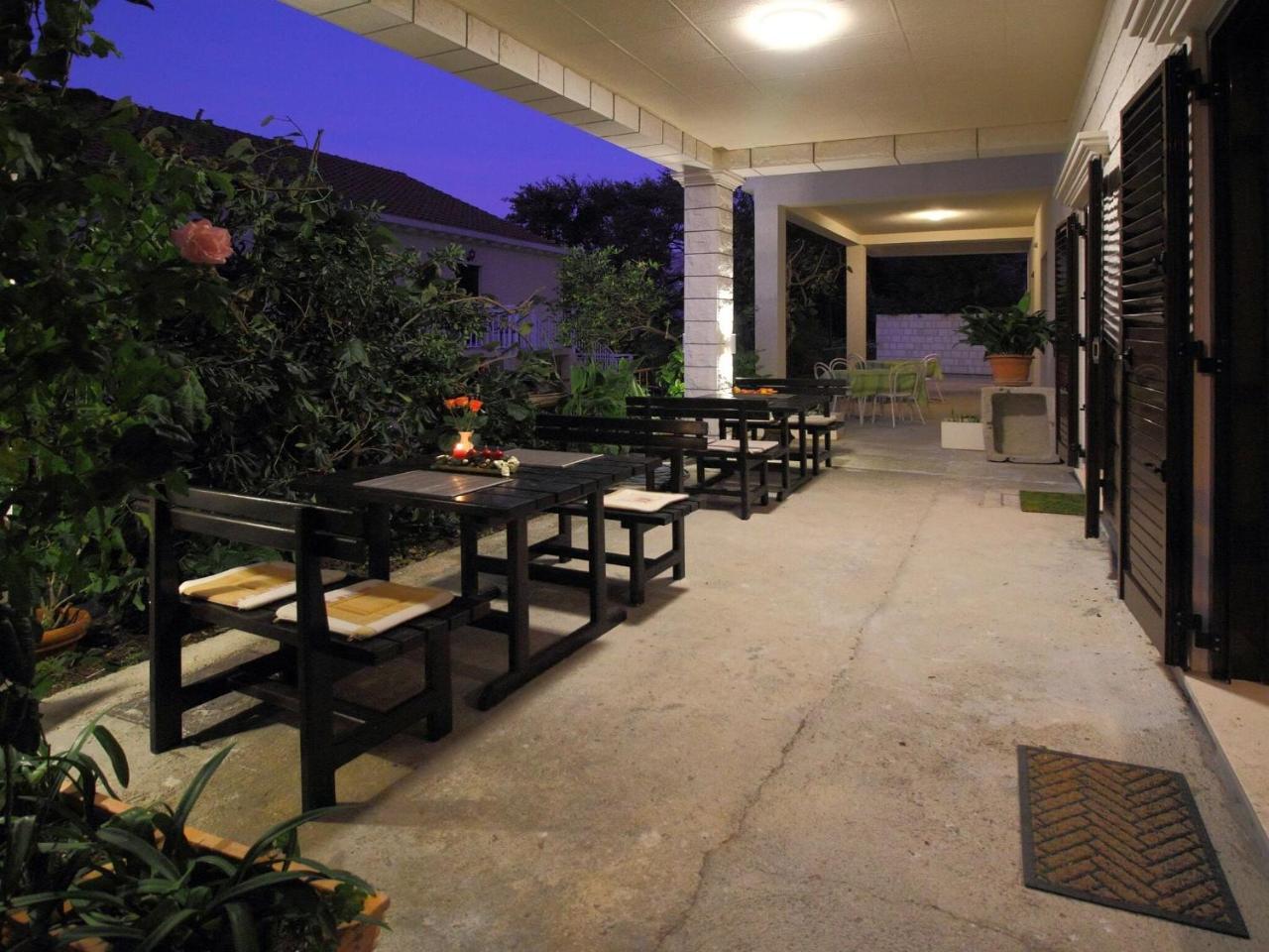 Apartments Magda Superior Studio Apartment With Patio & Garden View A2