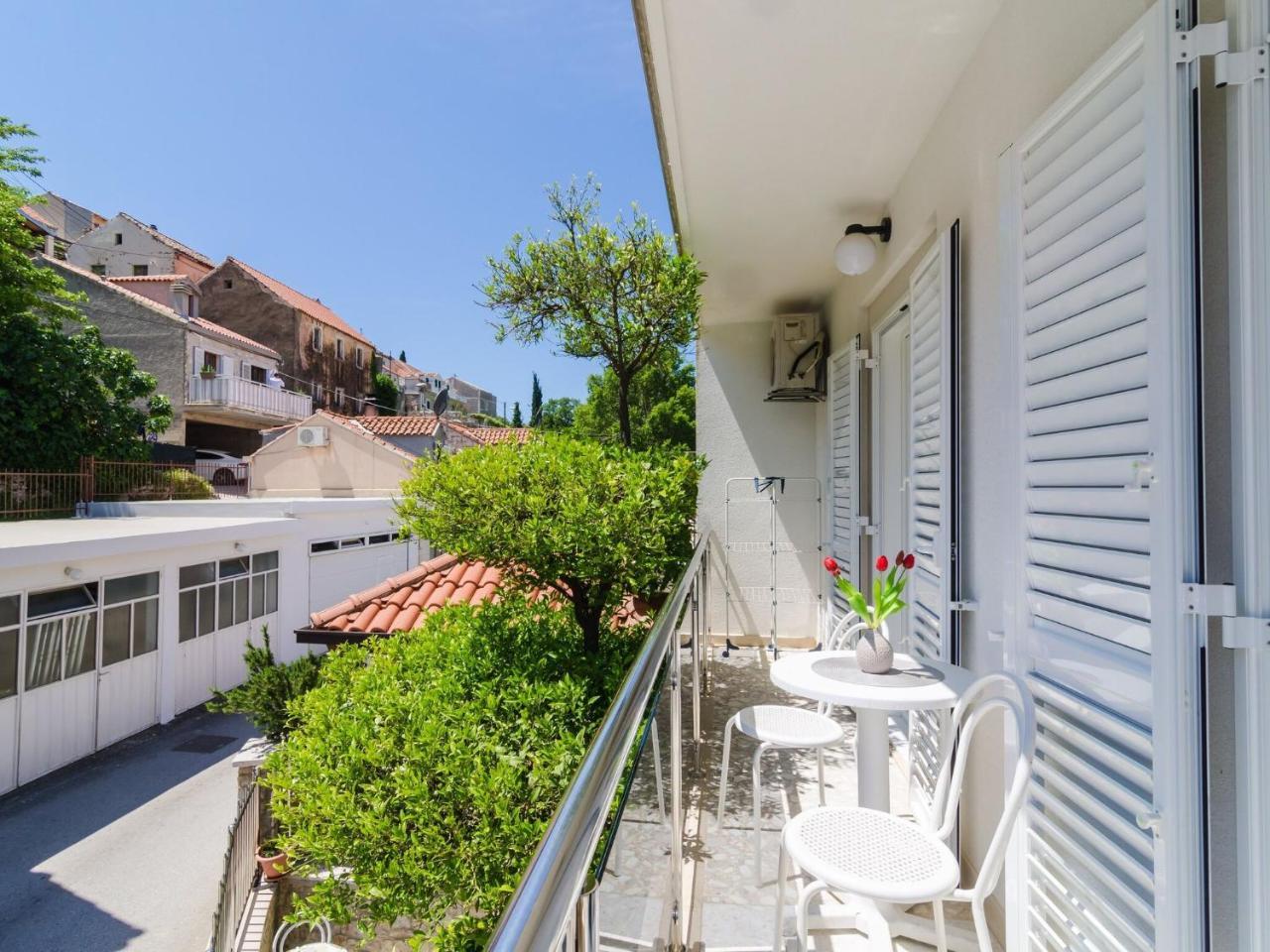 Apartments & Rooms Bari I Standard One Bedroom Apartment With Balcony & Garden View Apt-3