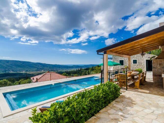 Four-bedroom Villa With Pool