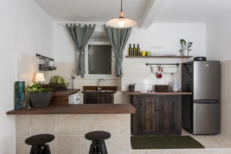 Apartment Hladilo Nostalgia Comfort Two-bedroom Apartment With Terrace & Partial Sea View