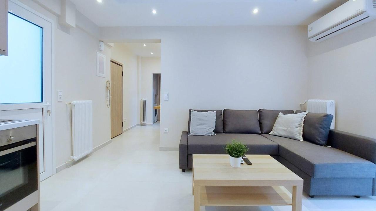 A Modern & Bright Apartment In Kolonaki