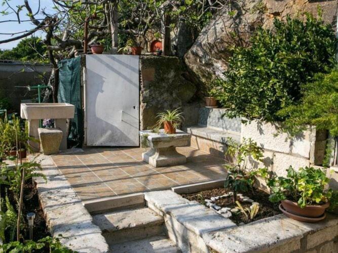 Guest House Kusalo Studio Apartment With Patio Studio 1