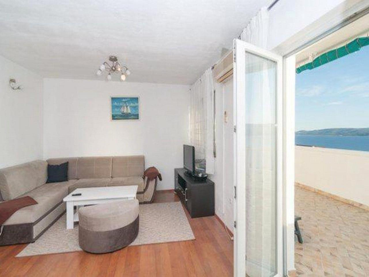 Apartment Stipic Omis Three Bedroom Apartment With Terrace