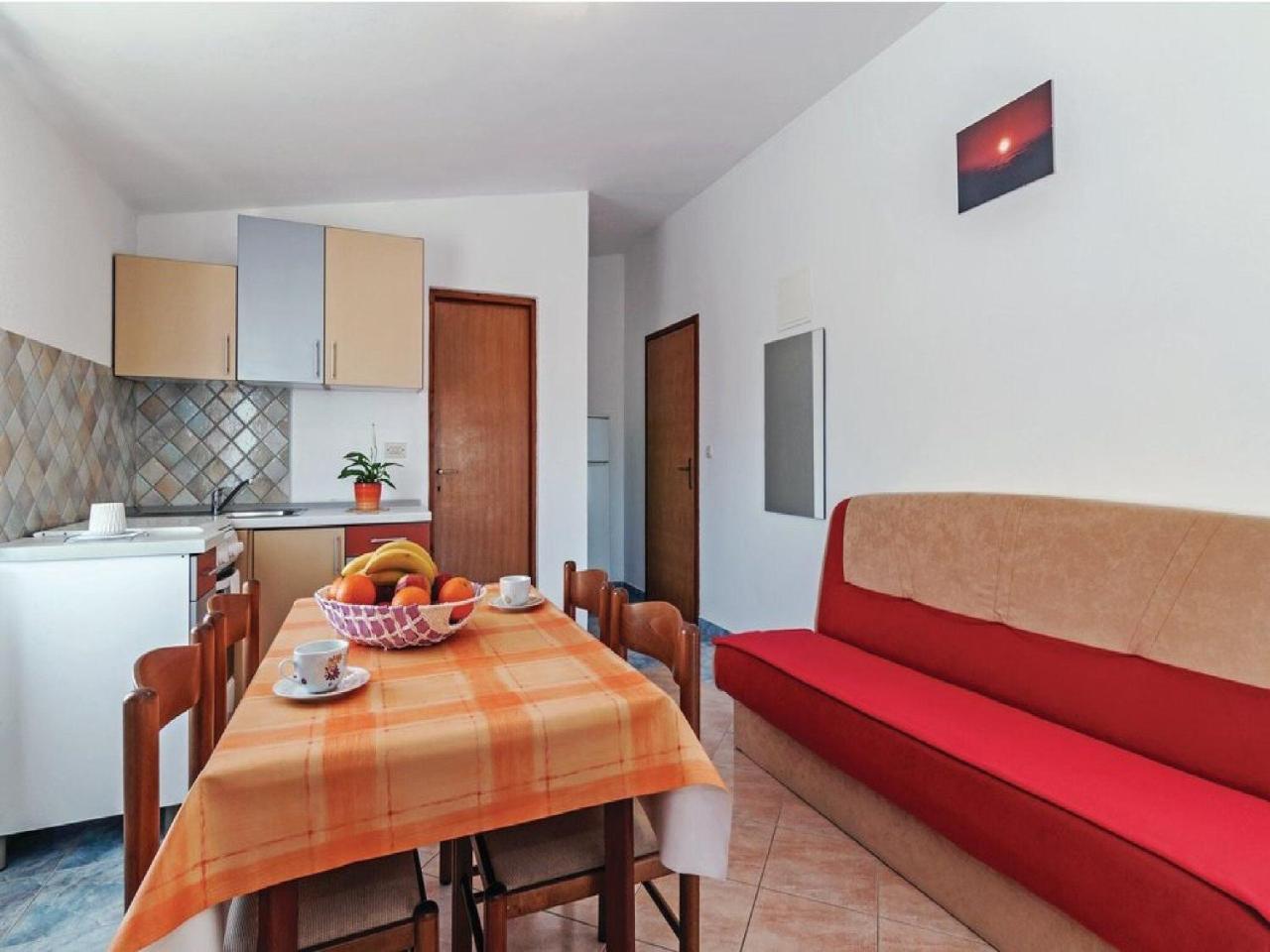 Apartments Hak One Bedroom Apartment With Balcony