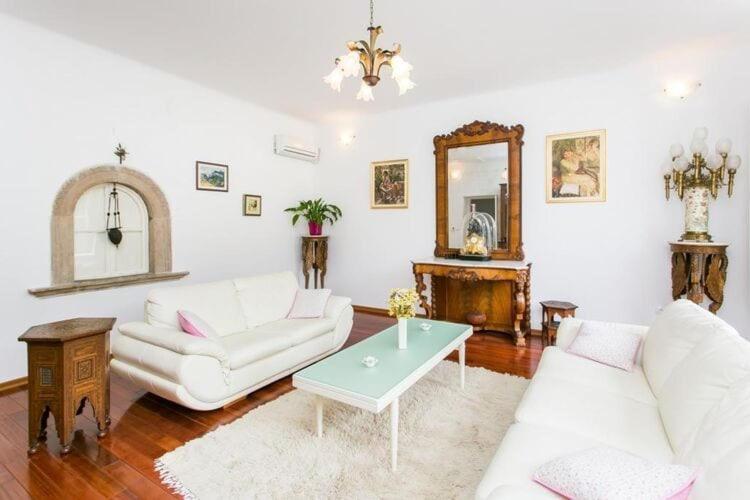 Villa Marini Dvori Two-bedroom Apartment With Terrace