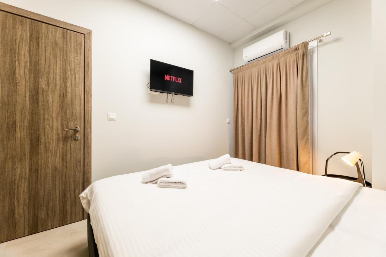 Zeus 2bd 2' Minutes Walk From Larissa's Station