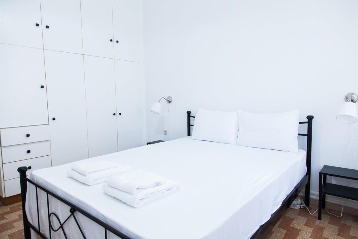 Piraeus 1 Bd Cosy Apt With Balcony