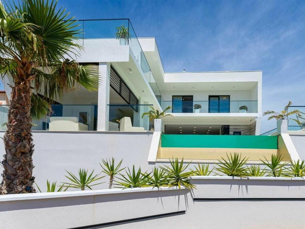 Luxury Villa Michele With Heated Pool