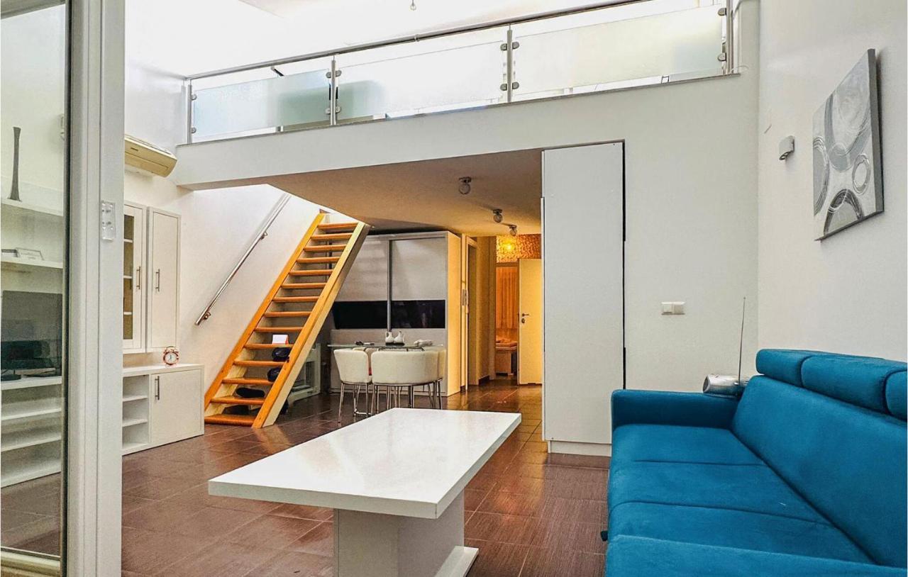 Amazing Apartment In Privlaka With Wifi