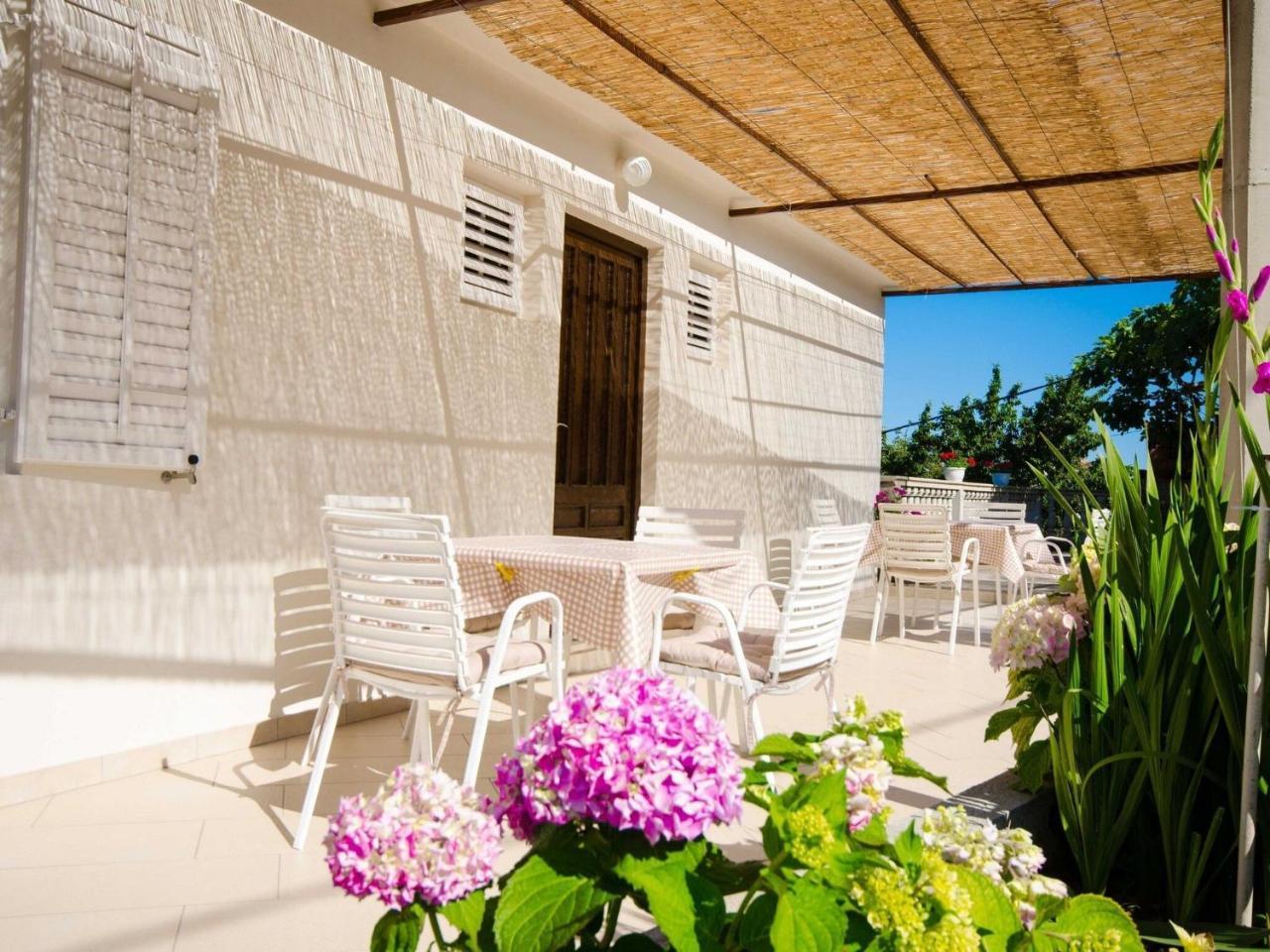 Guest House Rooms Rose Studio With Terrace