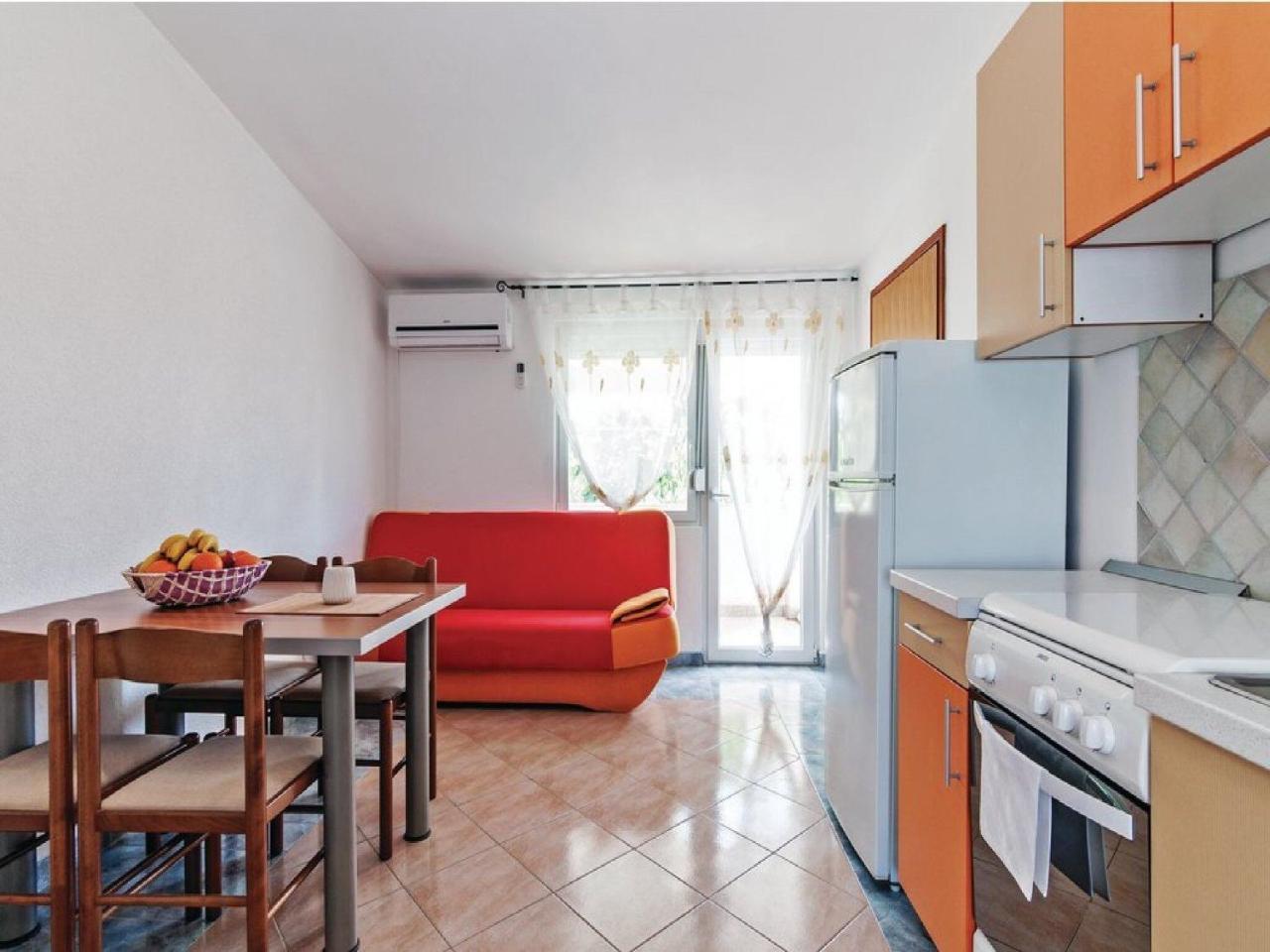 Apartments Hak One Bedroom Apartment With Terrace & Sea View