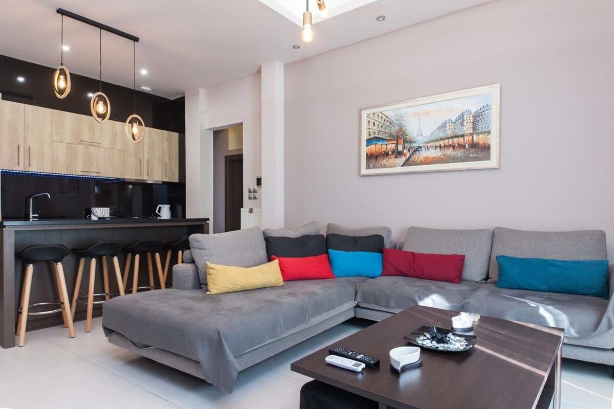 Kallithea Comfort 3 Bd Balcony Family Apt