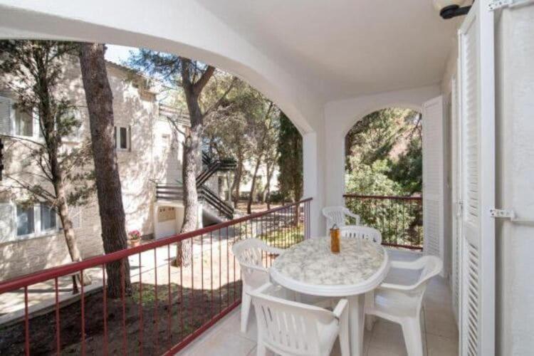 Apartments Boguvila Two-bedroom Family Apartment With Terrace A2 St