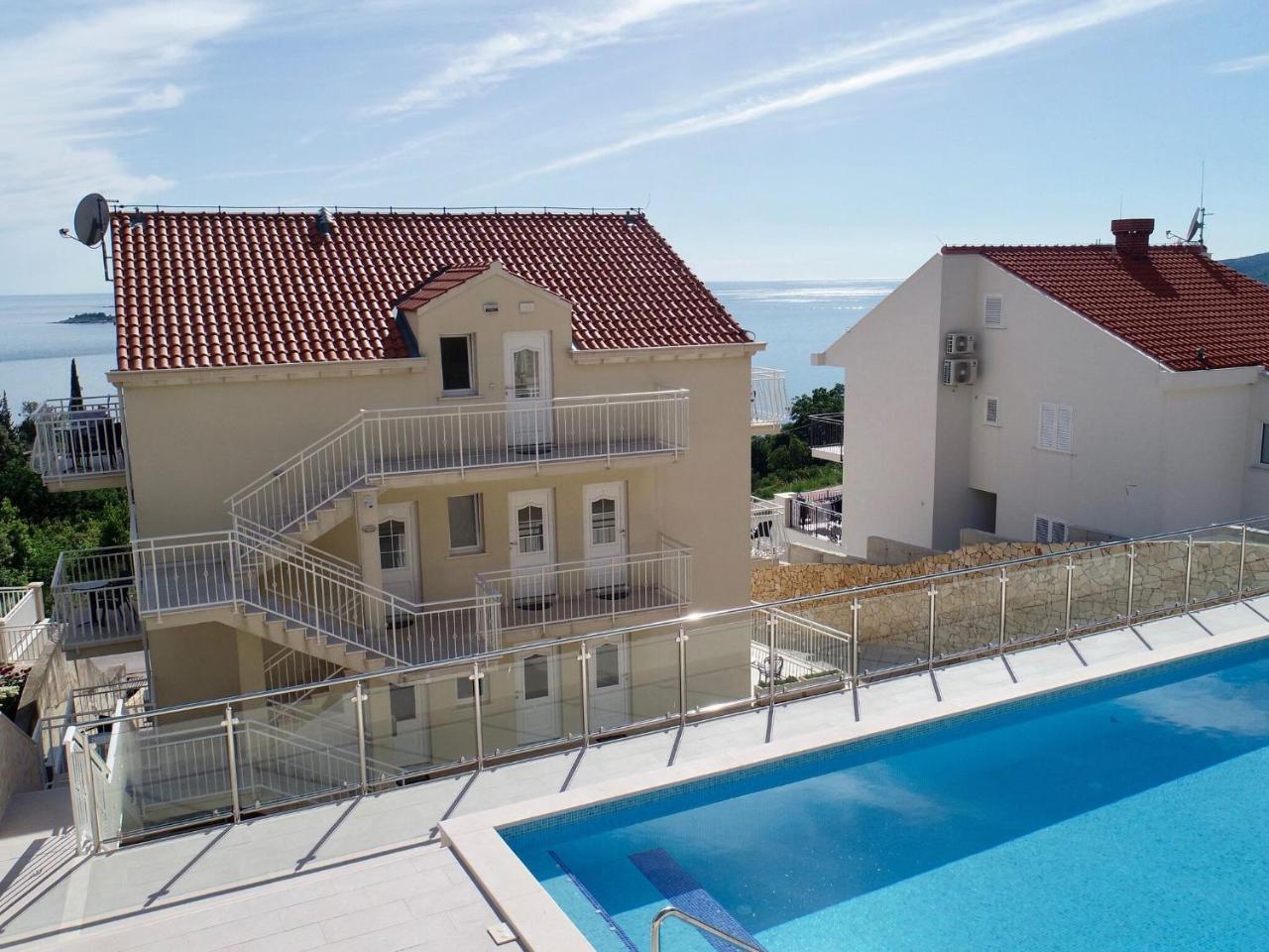 Villa Samba Two-bedroom Apartment With Terrace & Sea View A4 1