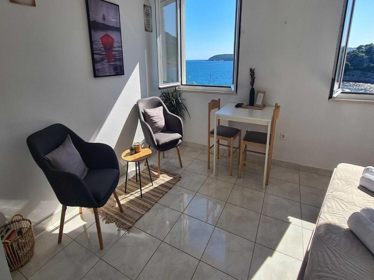 Apartments Matea Studio With Sea View 2 Tikovica