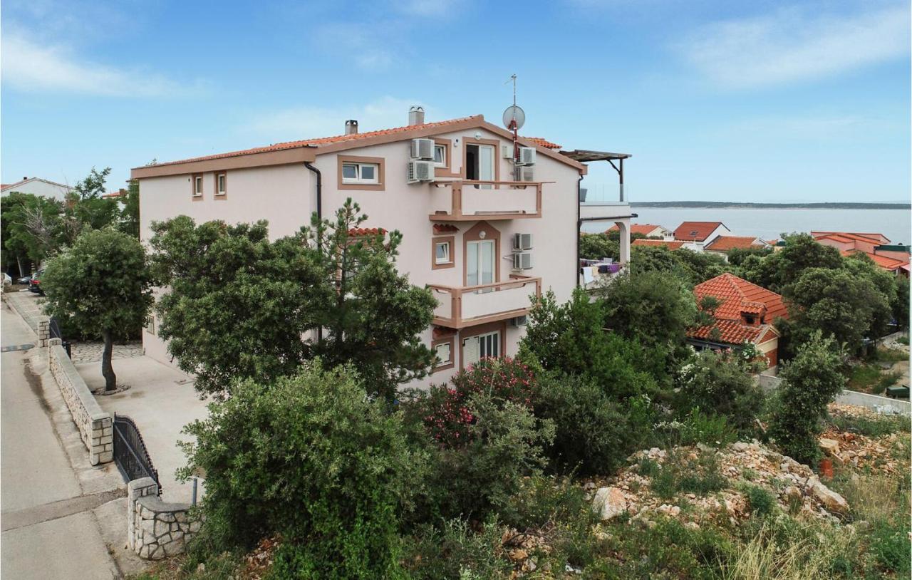 Beautiful Apartment In Mandre With Wifi