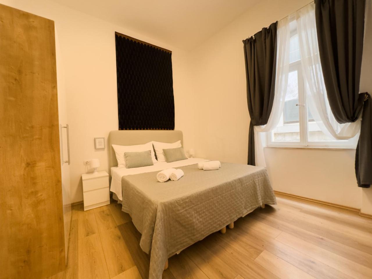 Apartment Lucic Old Town