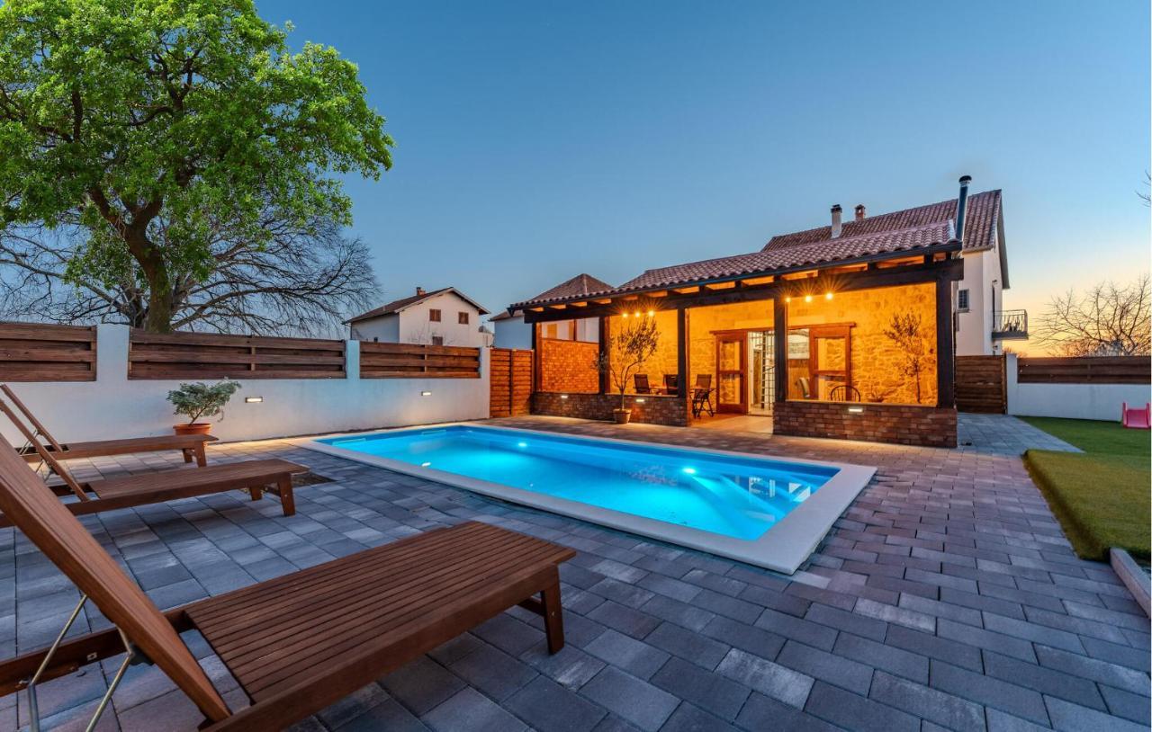 Beautiful Home In Skabrnja