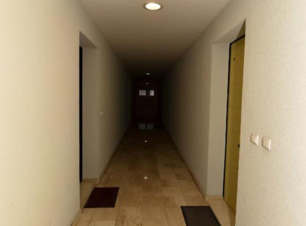 City & Sea Escape Studio Near Budvas Beaches