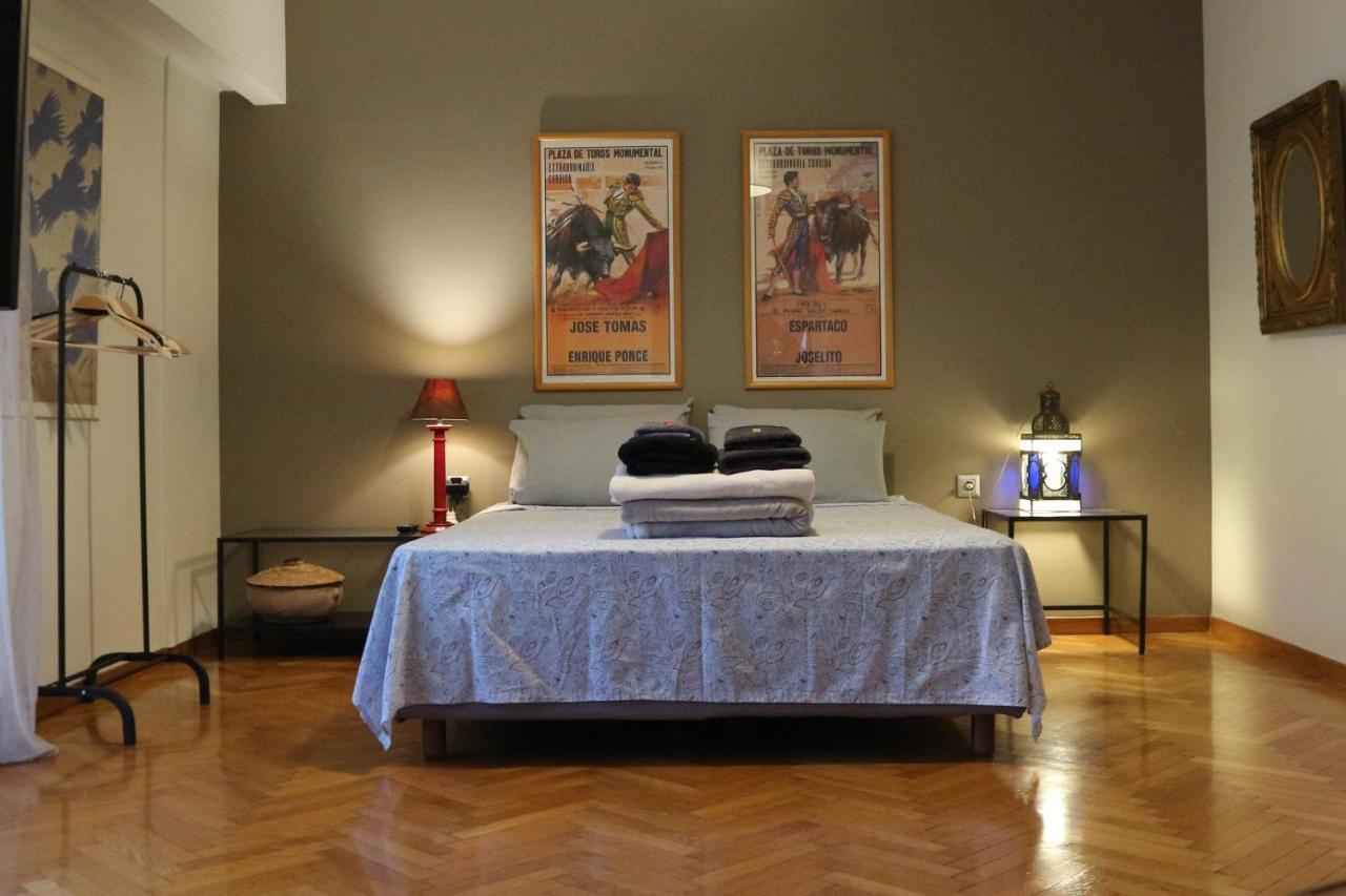 Central Apartment Near Archeological Museum