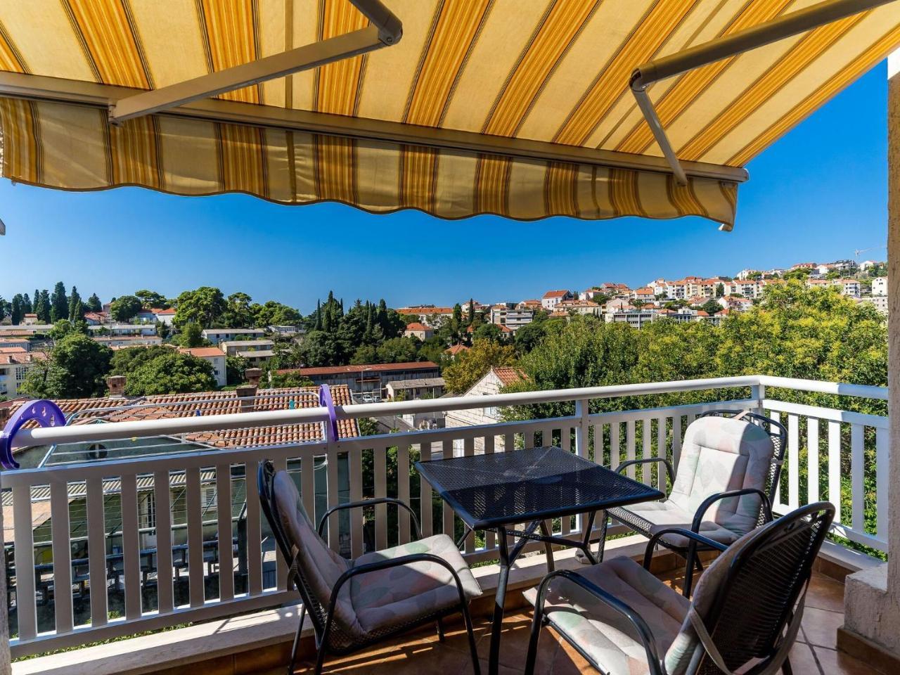 Apartments Princ Hrvoje One-bedroom Apartment With Balcony 1